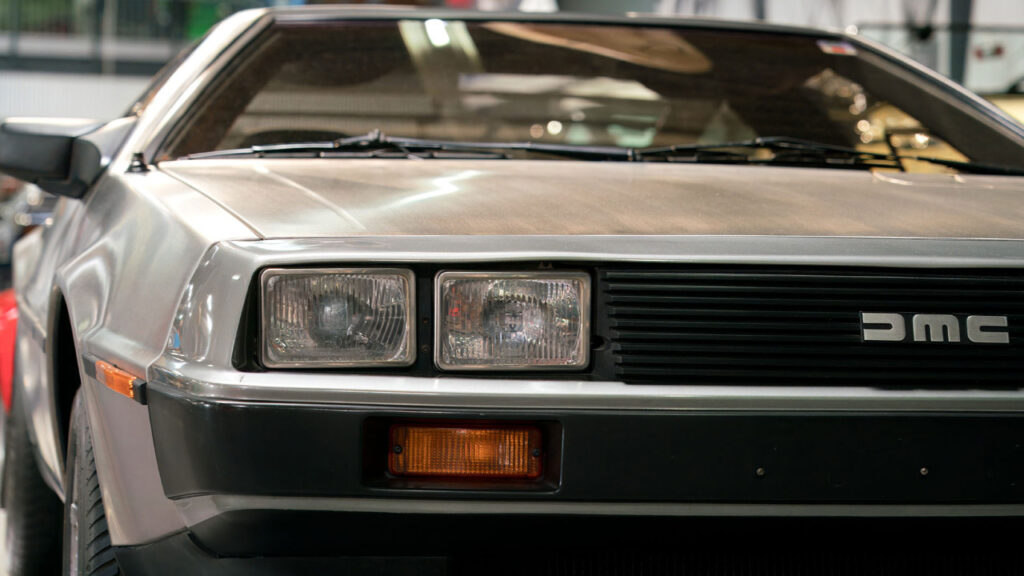 Efsane olmaya çalışırken unutulanlar: Neredeyse hiç satmayan 7 spor otomobil