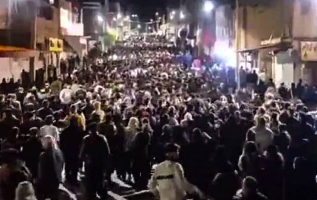 Иран: Военните и съдиите обвиняват протестите в „чуждестранна реторика“ и заплашват да „отрежат ръцете“