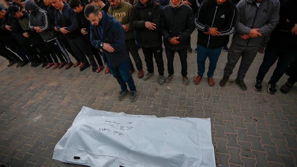 Katil İsrail ordusu ‘tehdit’ olarak gördüğü 2 yaşındaki Filistinli çocuğu şehit etti