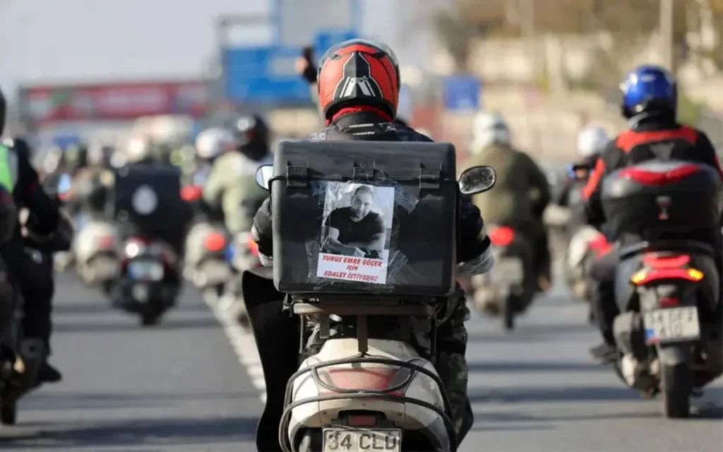 Предложение за закон за мотокуриерите: включването им в обхвата на „много опасните професии